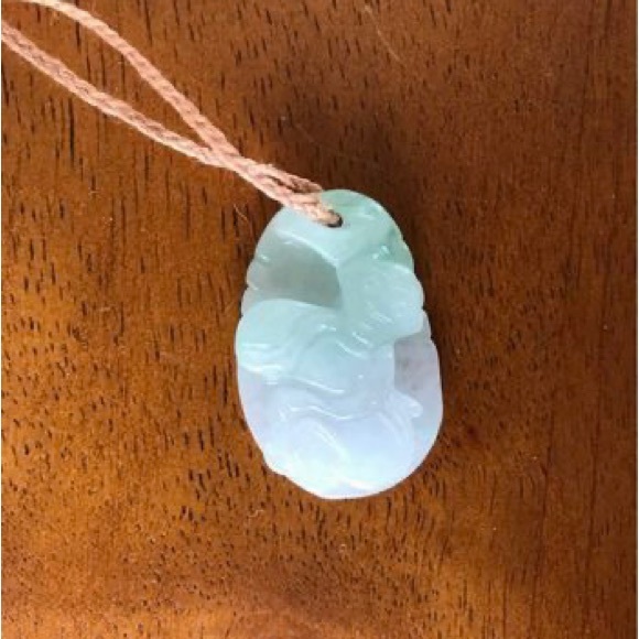 Monkey Jade pendant with hand woven string - Picture 3 of 9